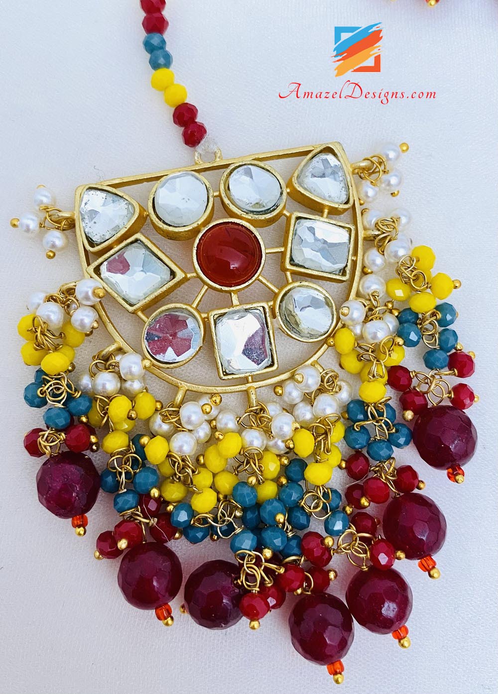 Leichtes Rubin (Maroon) Kundan Ohrringe Tikka Set